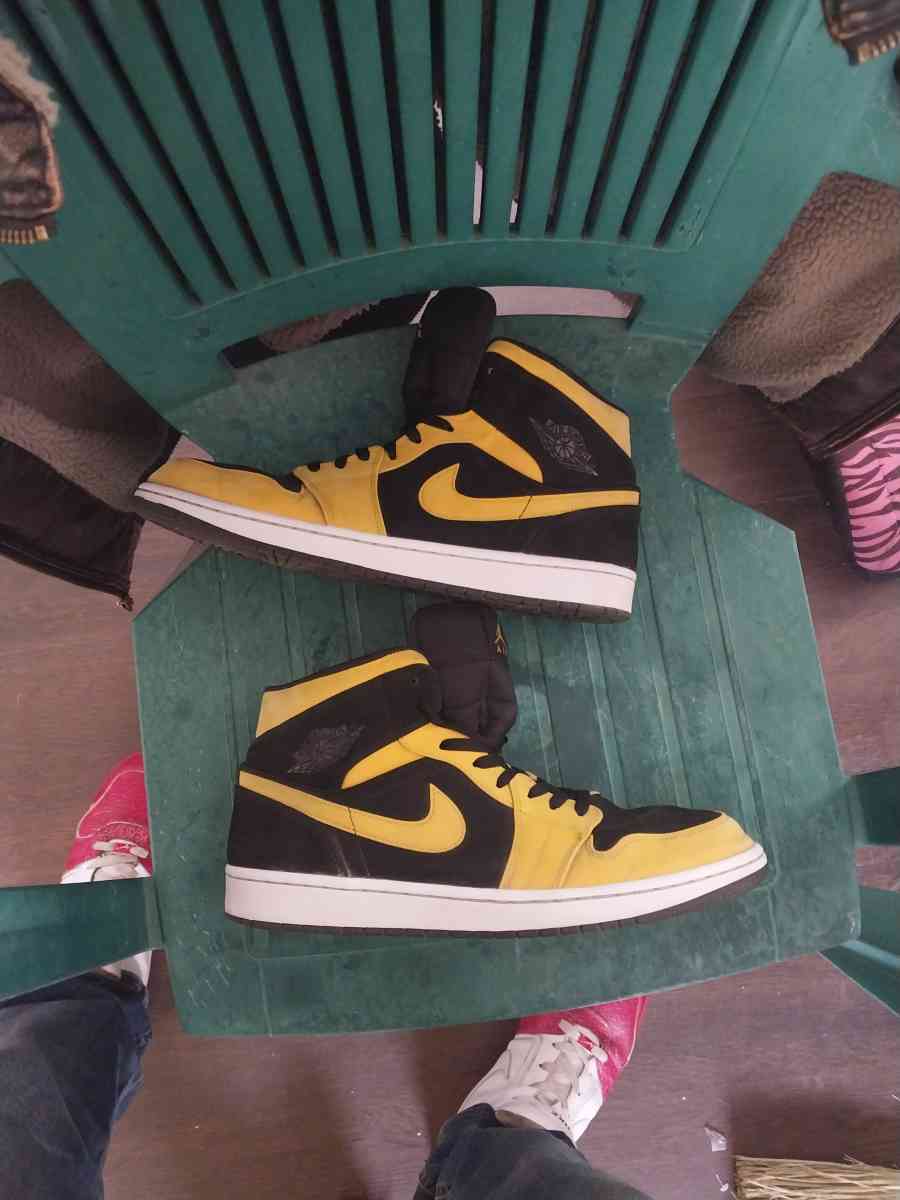 nike air jordans mid - Fort Kent, Maine - FleaMarketBay