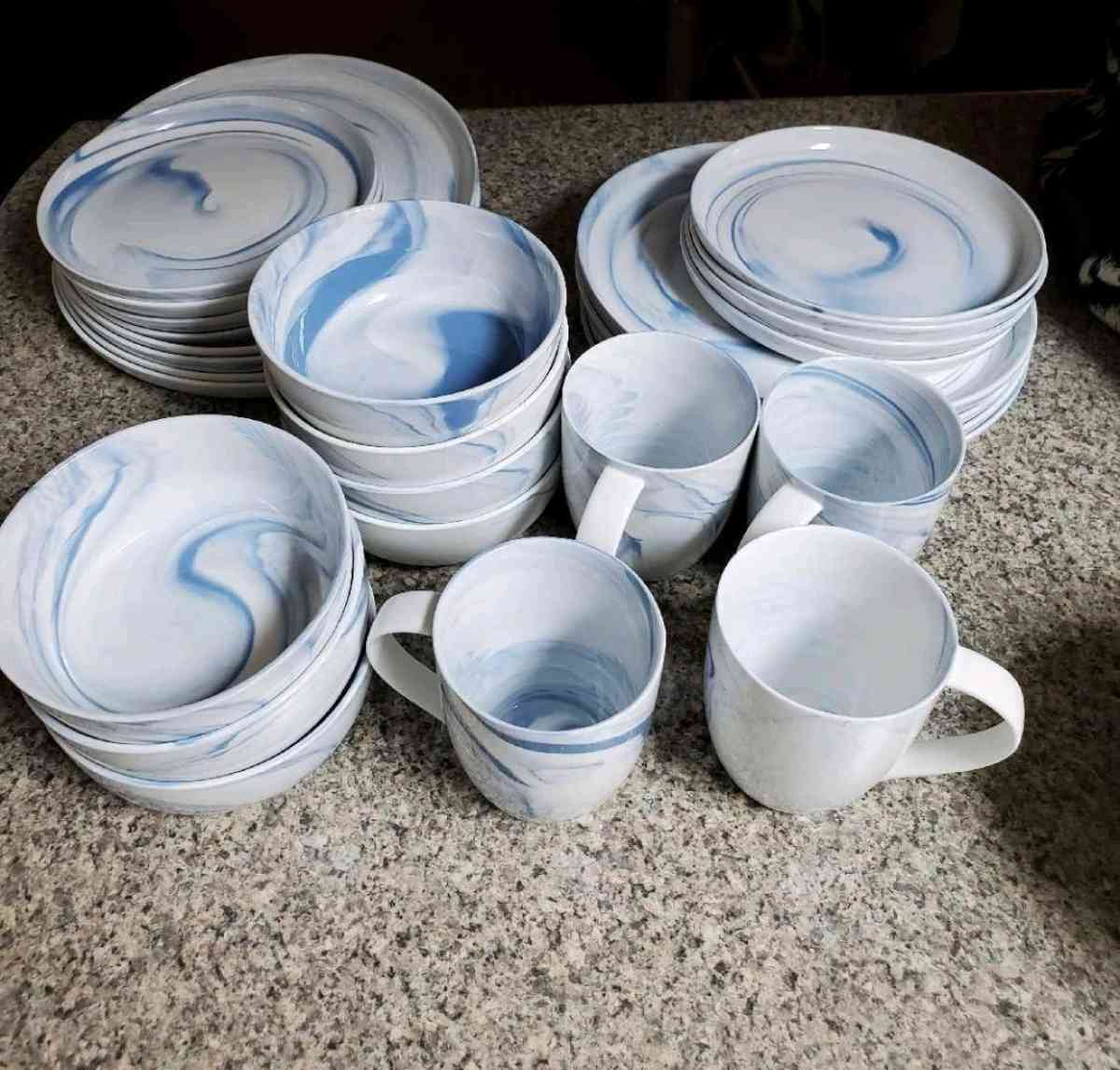 Artisanal Coupe 16 Piece Marbleized Dinnerware - Pensacola, Florida - FleaMarketBay