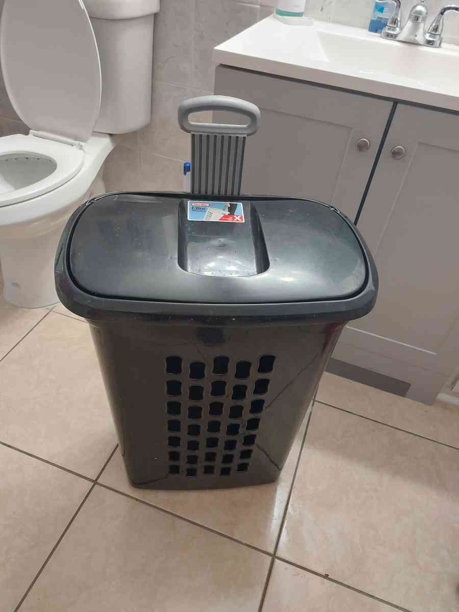 cesto de ropa  laundry basket - Miami, Florida