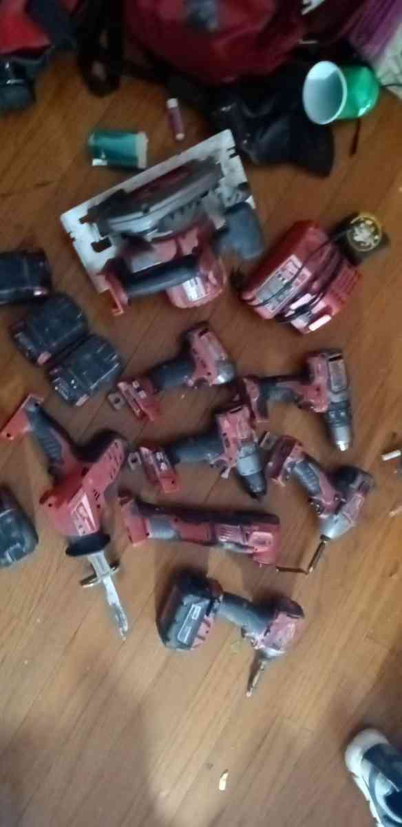 Milwaukee drills skill saw saw sAw battery - Alexandria, Virginia - FleaMarketBay