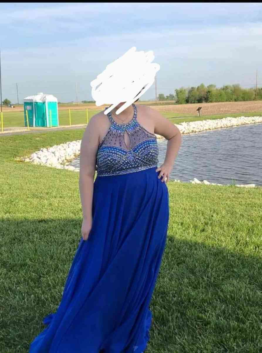 Prom Dress - Collinsville, Illinois - FleaMarketBay