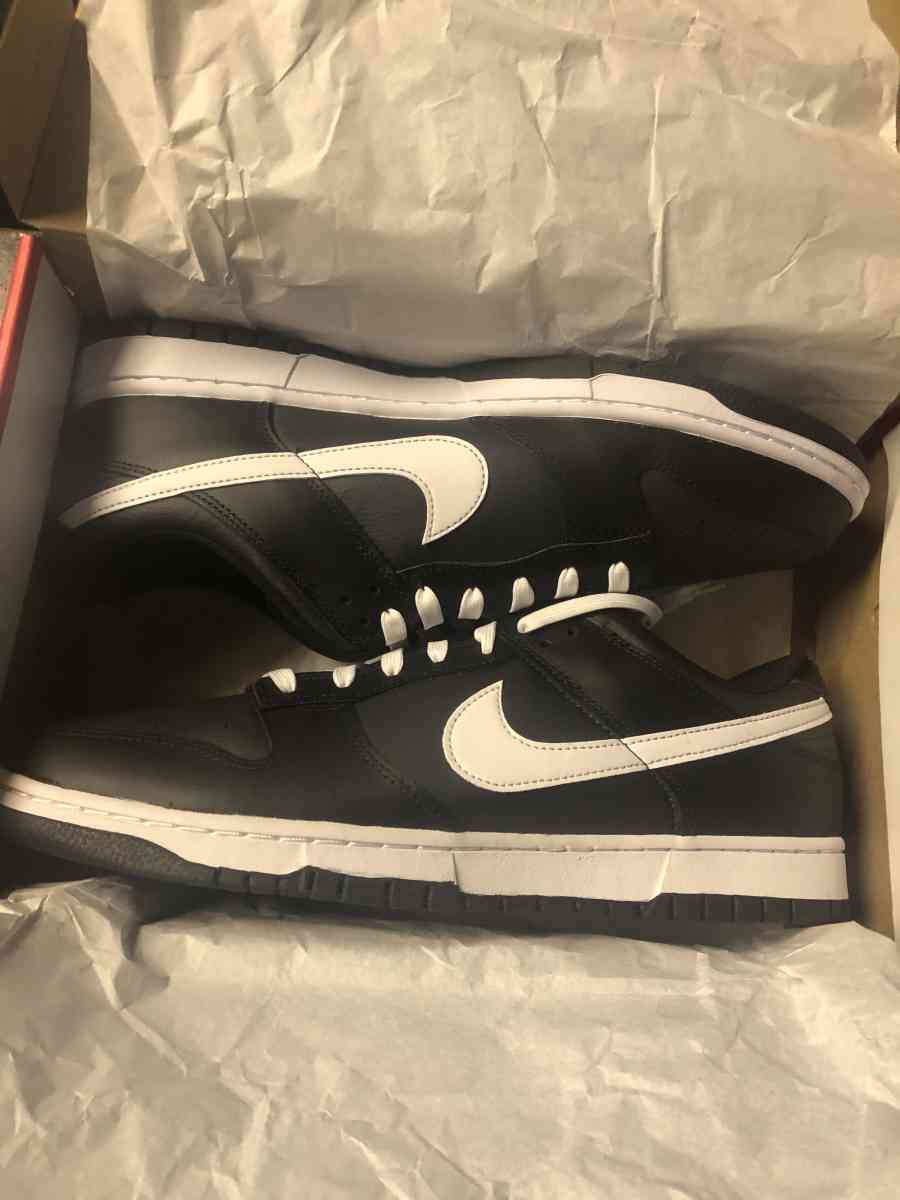 Nike Dunks black panda - New Bedford, Massachusetts