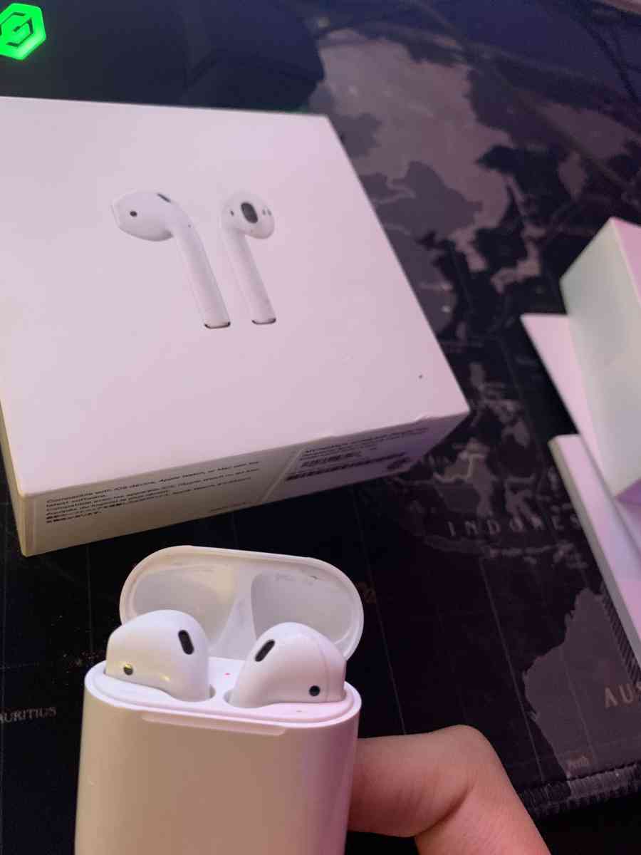 AirPods second generation - East Wareham, Massachusetts - FleaMarketBay