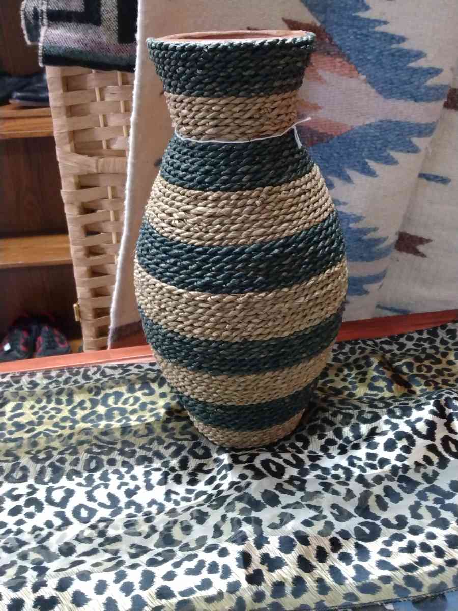 VASE WITH ROPE - Belen, New Mexico