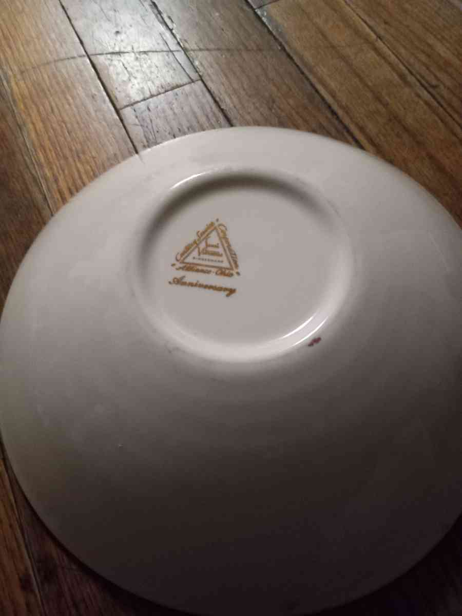 2 vintage vegetable bowls - Bangor, Maine - FleaMarketBay