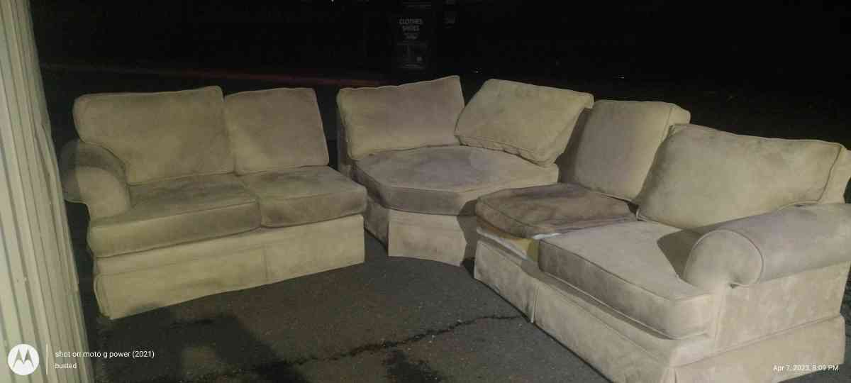 free furniture and more call or come take a look - Fairfield, California - FleaMarketBay