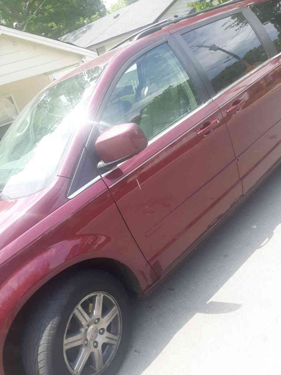 mini van - Gastonia, North Carolina - FleaMarketBay