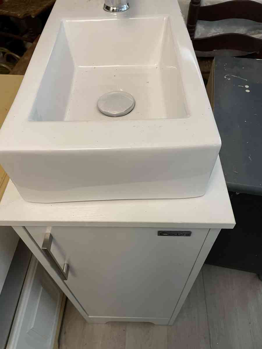 bathroom sink - Dorchester, South Carolina