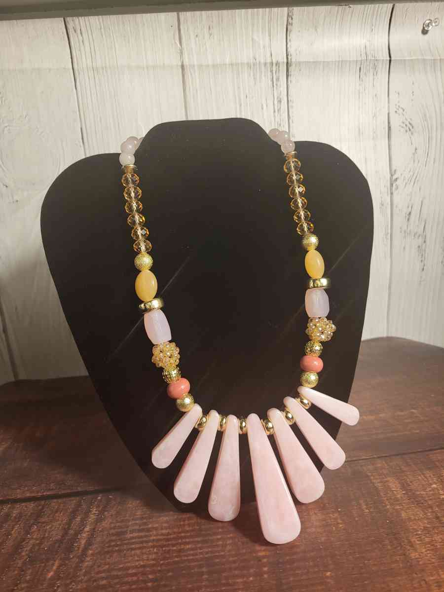 pastel necklace - Snellville, Georgia