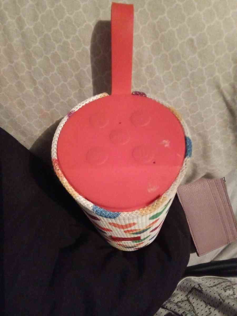 iJoy speaker Multi colored Small to medium size - Salinas, California