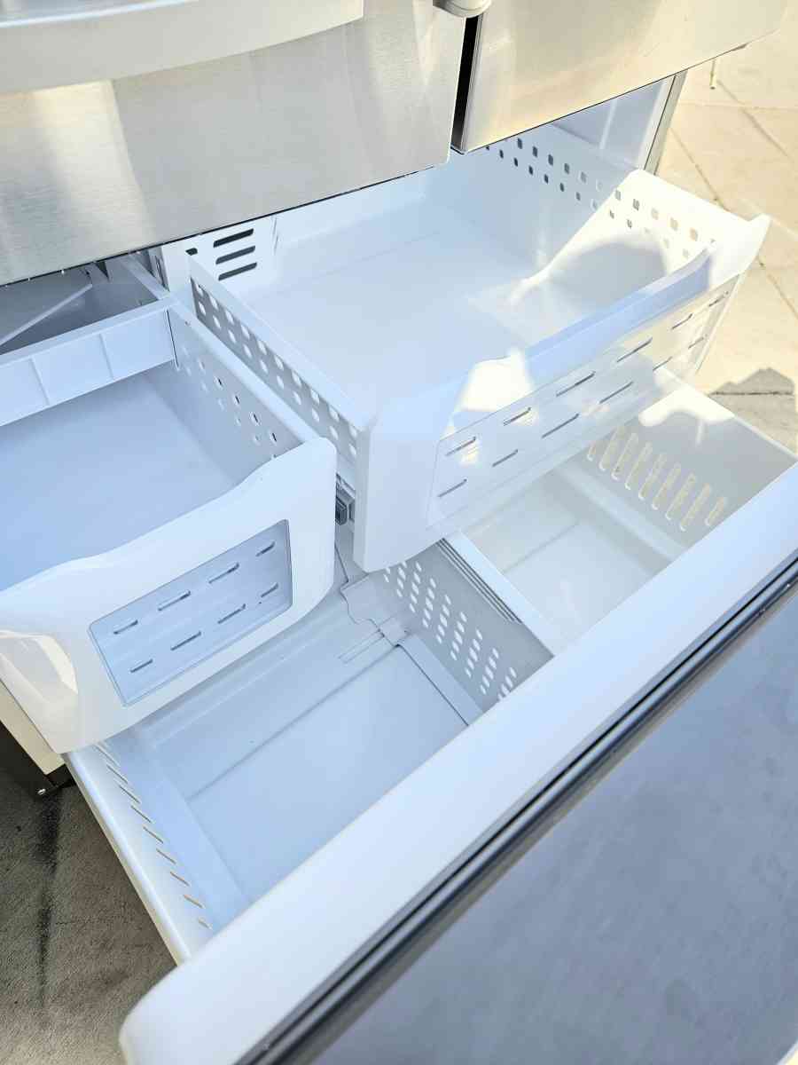 GE FRENCH DOOR STAINLESS STEEL REFRIGERATOR - Rancho Cucamonga, California - FleaMarketBay