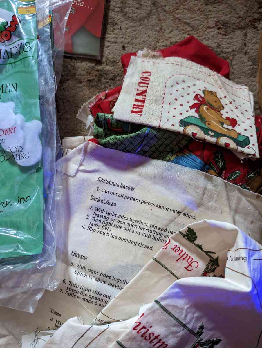 box of craft supplies - Holiday, Florida - FleaMarketBay