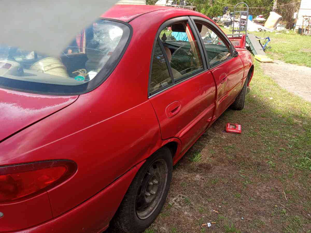 Ford Taurus 97 4 door - Lane, South Carolina