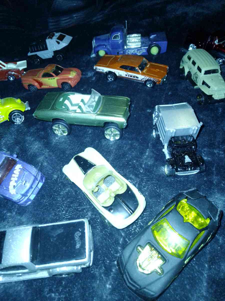 Nice variety of cars - Gaston, South Carolina - FleaMarketBay