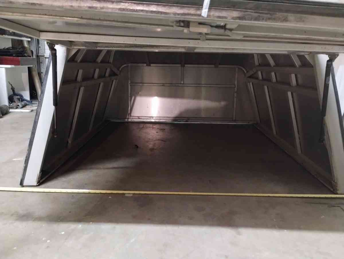 utility camper cap for Chevy colorado or other small pickup - Lubbock, Texas - FleaMarketBay