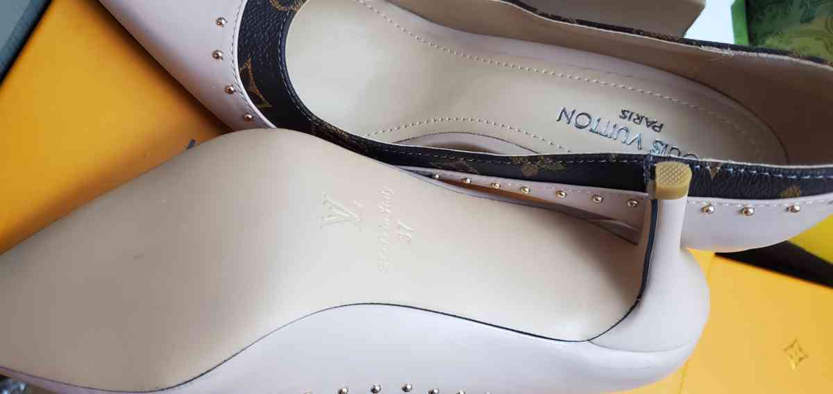 Pink heels shoes - Mission Viejo, California - FleaMarketBay