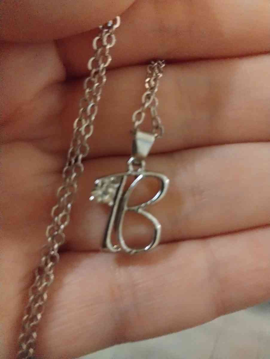 b necklace - Columbus, Ohio - FleaMarketBay