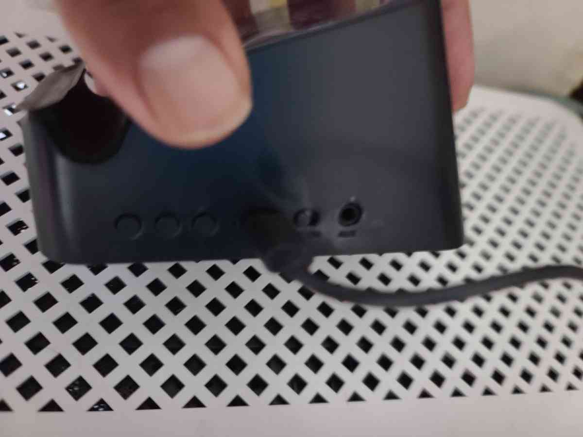 Dallas cowboys speaker Bluetooth plus wireless charger - San Bernardino, California - FleaMarketBay