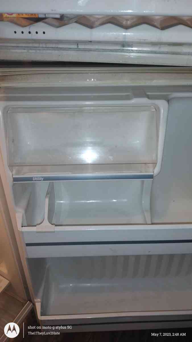 GE Refrigerator - Oklahoma City, Oklahoma - FleaMarketBay