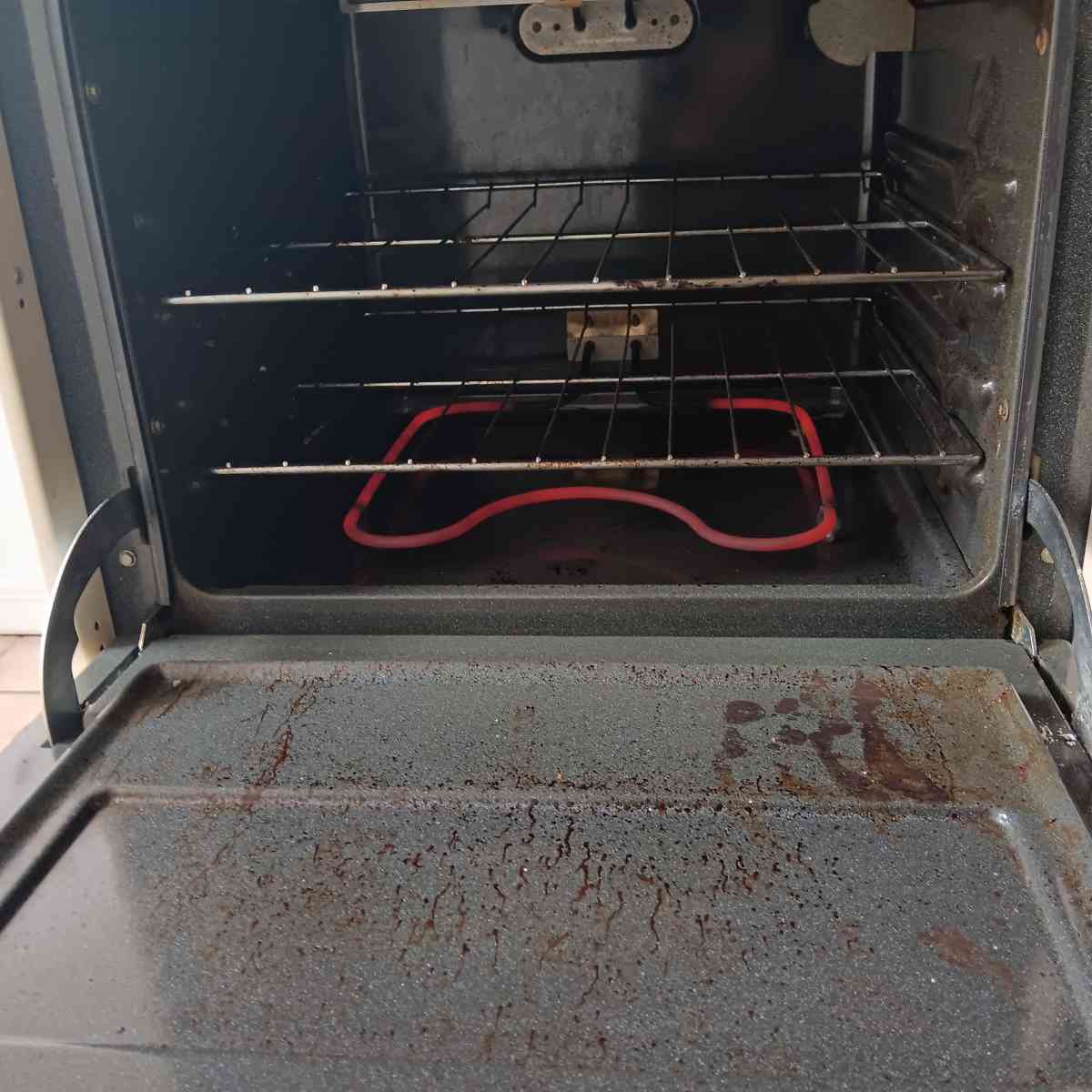 Oven stove small for studio or small area - Wilmington, Delaware - FleaMarketBay