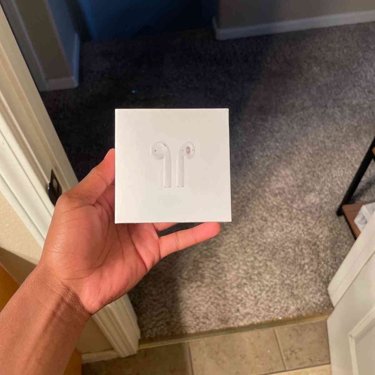 airpod gen 1 - Fresno, California - FleaMarketBay