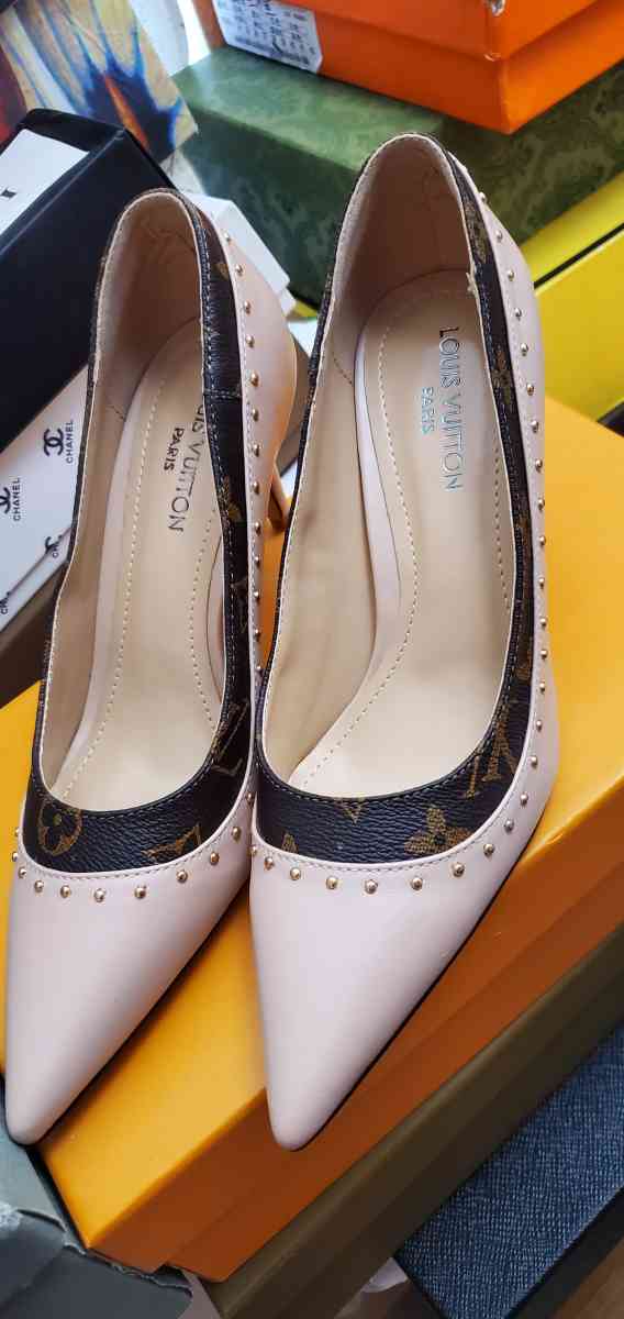 Pink heels shoes - Mission Viejo, California