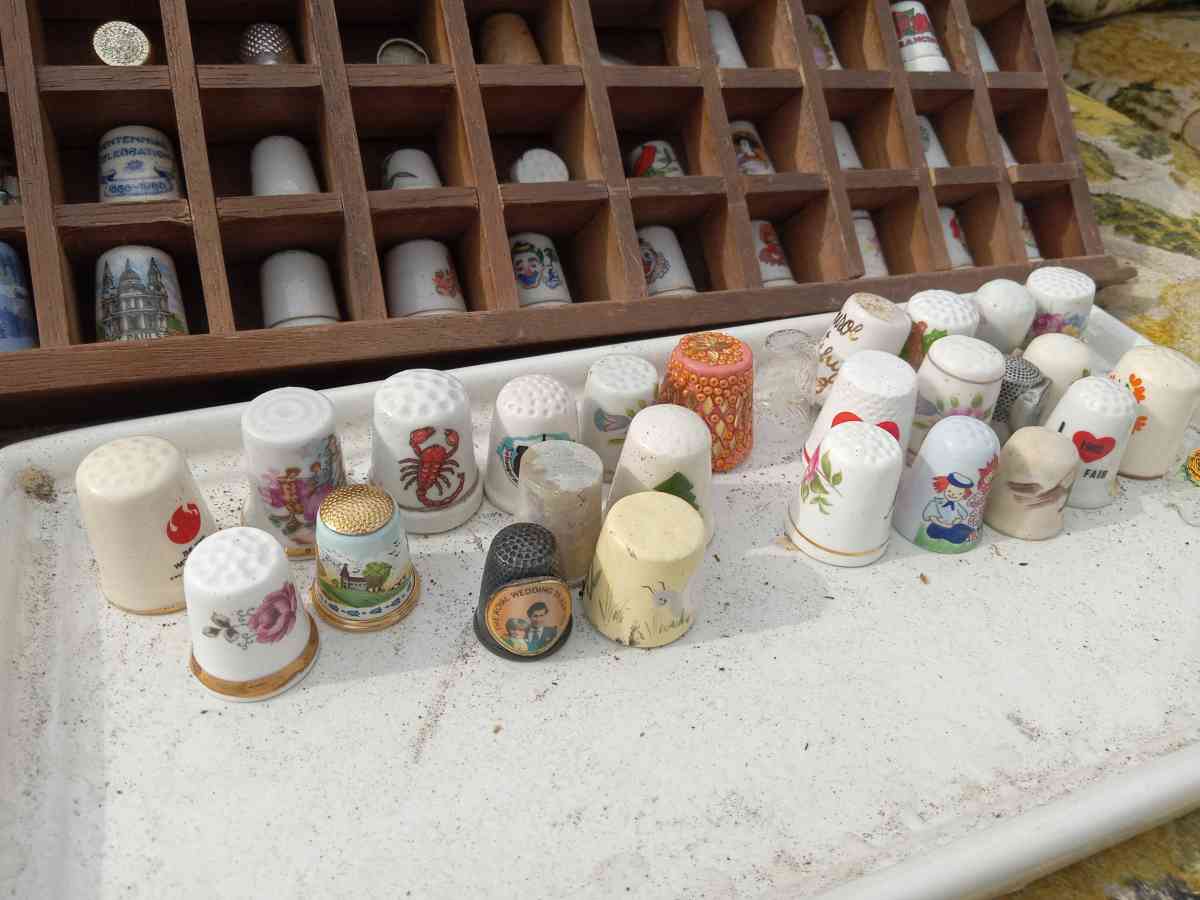Vintage Thimble Collection set - Dustin, Oklahoma - FleaMarketBay
