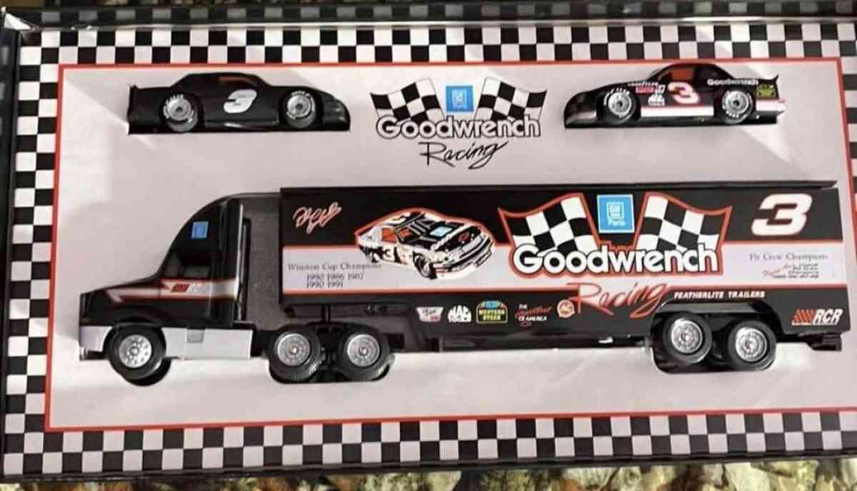 Winross  Goodwrench  Truck and car Set - New Holland, Pennsylvania - FleaMarketBay