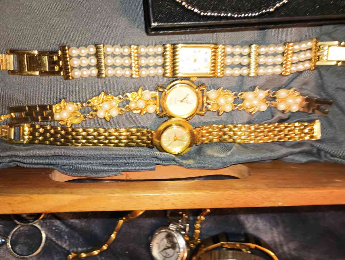 woman vintage watches - Denver, Colorado
