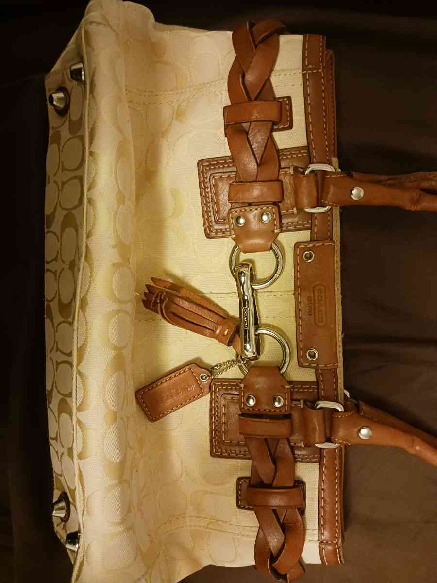Womens Coach Purse - Urbana, Illinois - FleaMarketBay