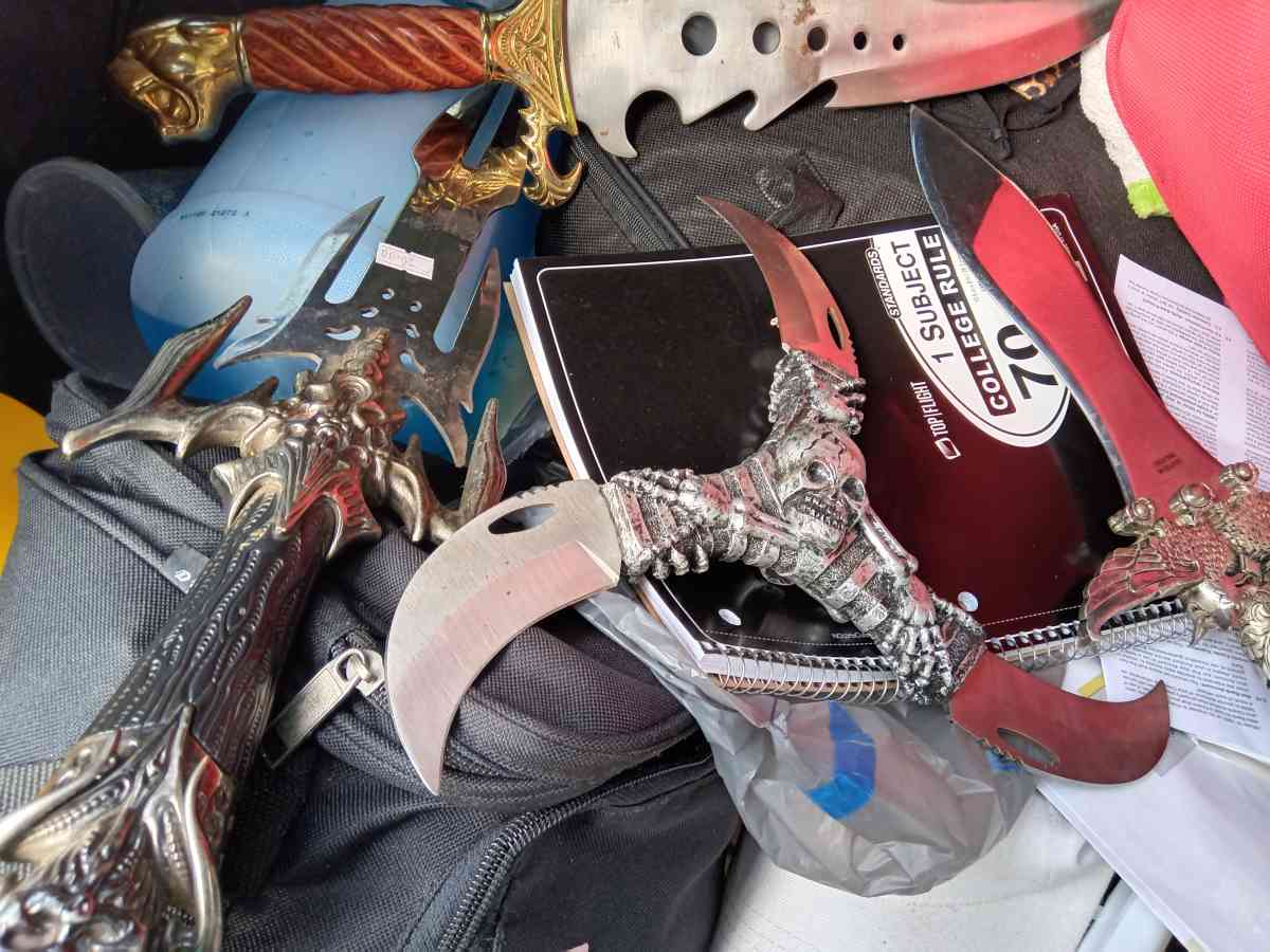 skull knifts - Commerce, Georgia - FleaMarketBay