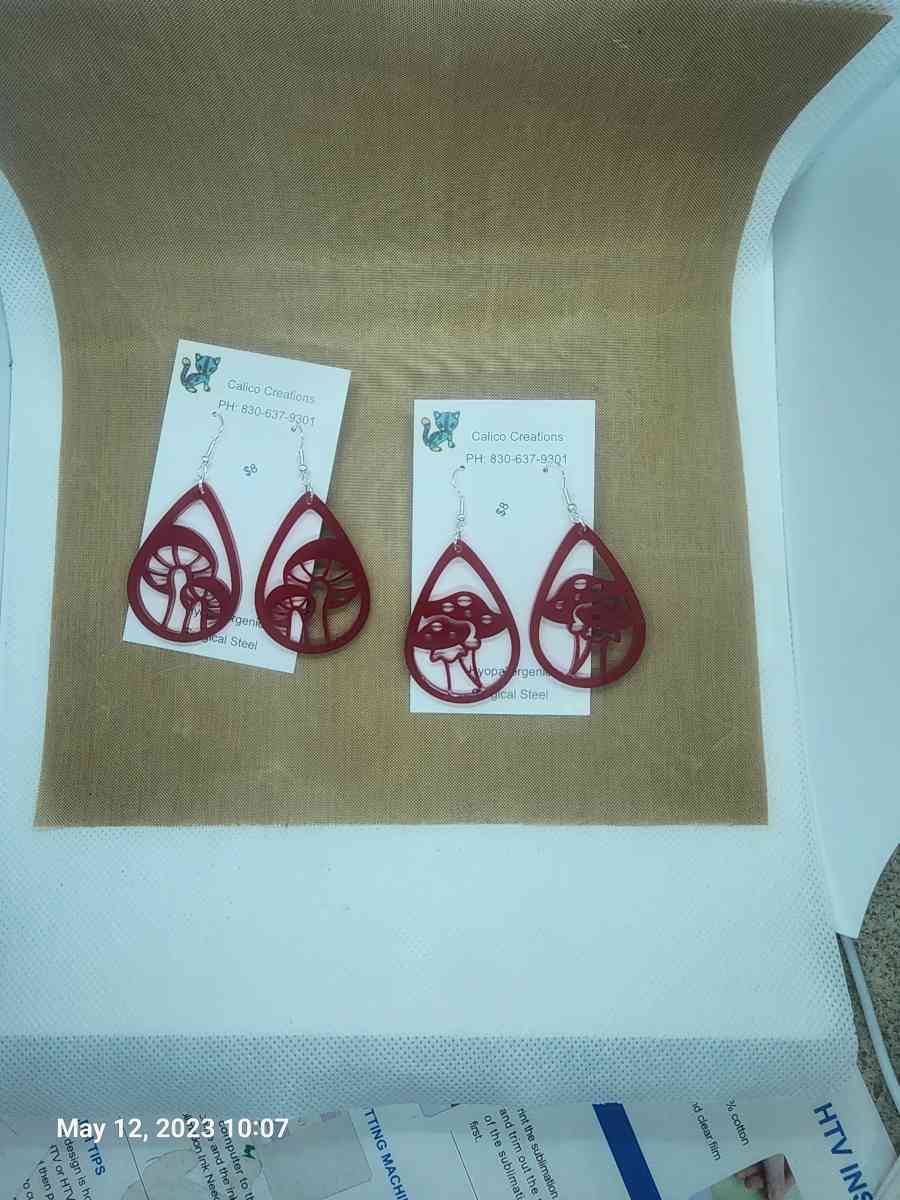 Earrings - Kingsland, Texas - FleaMarketBay