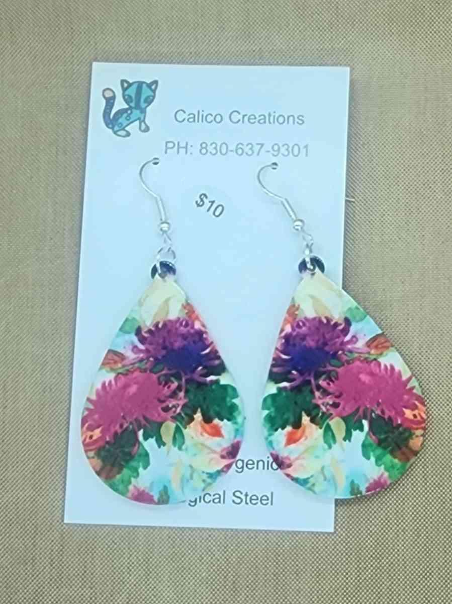 Earrings - Kingsland, Texas - FleaMarketBay