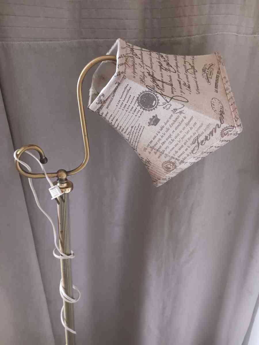 lamp 4 foot reading lamp - Abilene, Texas - FleaMarketBay