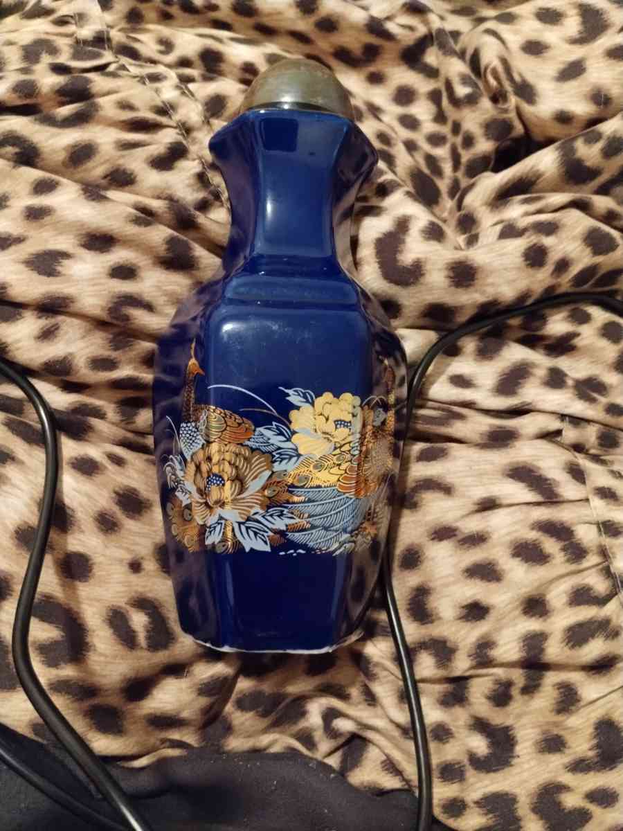 candle holder 2 glass vases - Columbus, Ohio - FleaMarketBay