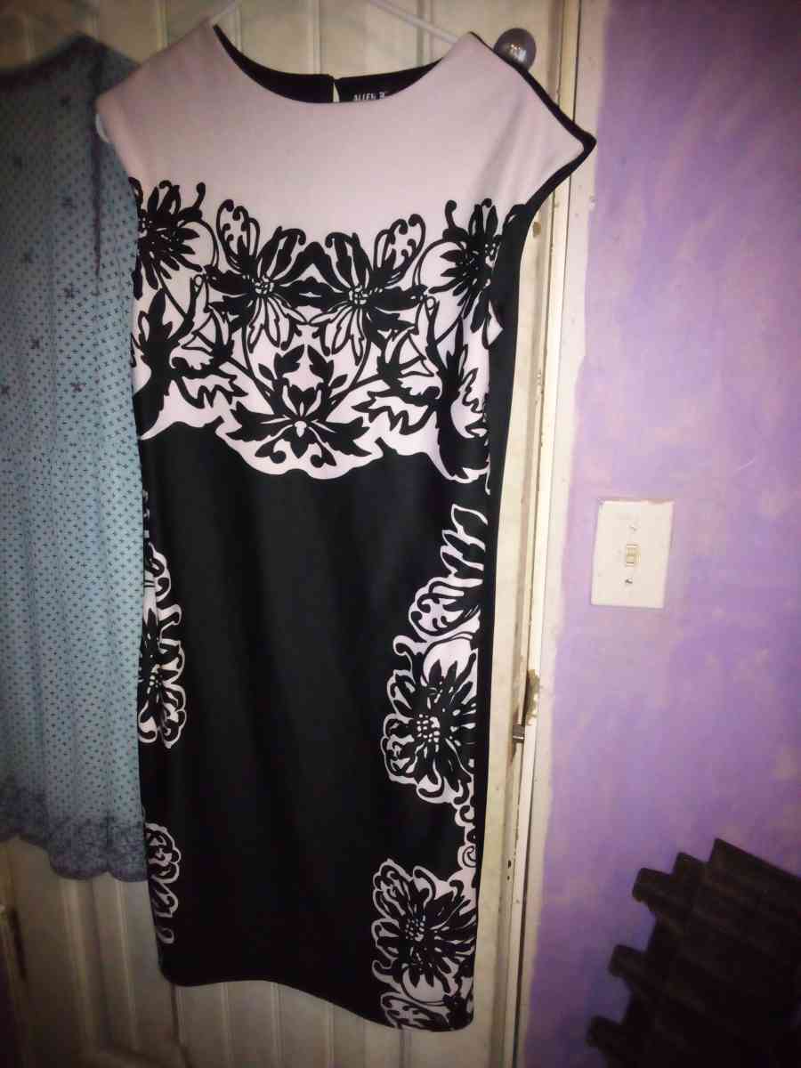 womans clothes - Gillsville, Georgia - FleaMarketBay