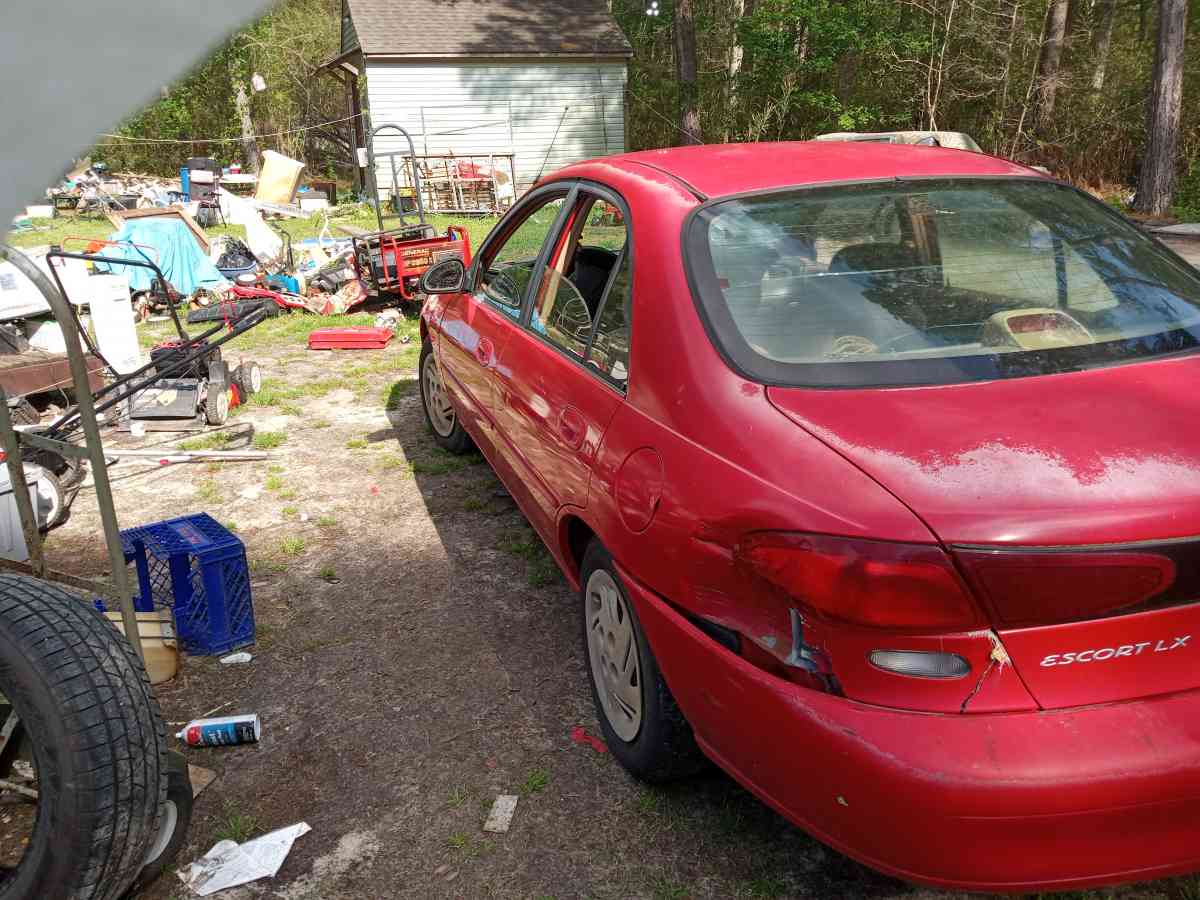 Ford Taurus 97 4 door - Lane, South Carolina - FleaMarketBay