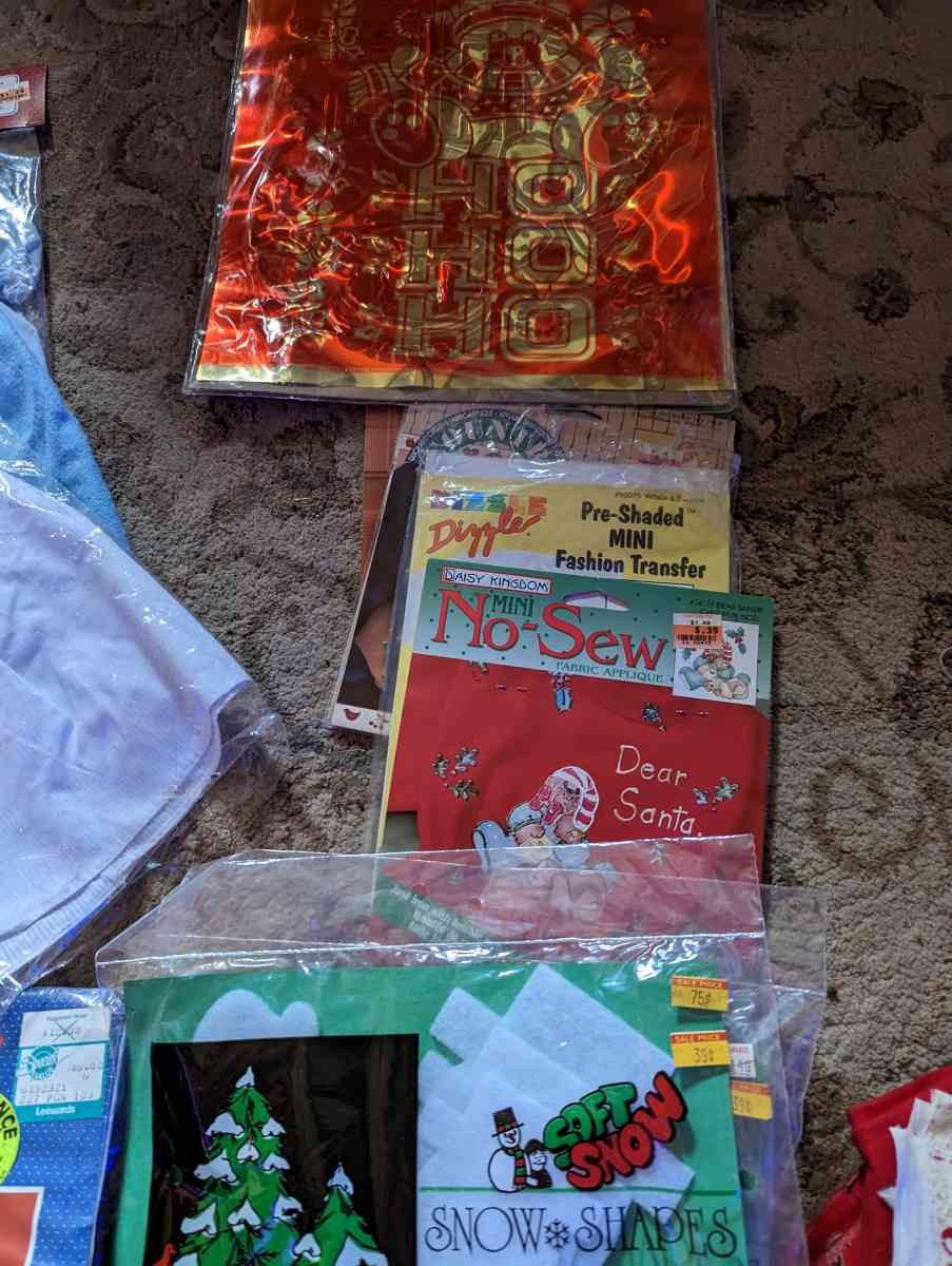 box of craft supplies - Holiday, Florida - FleaMarketBay