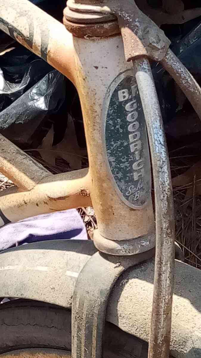 1940s Schwinn Bike - Gaston, South Carolina - FleaMarketBay