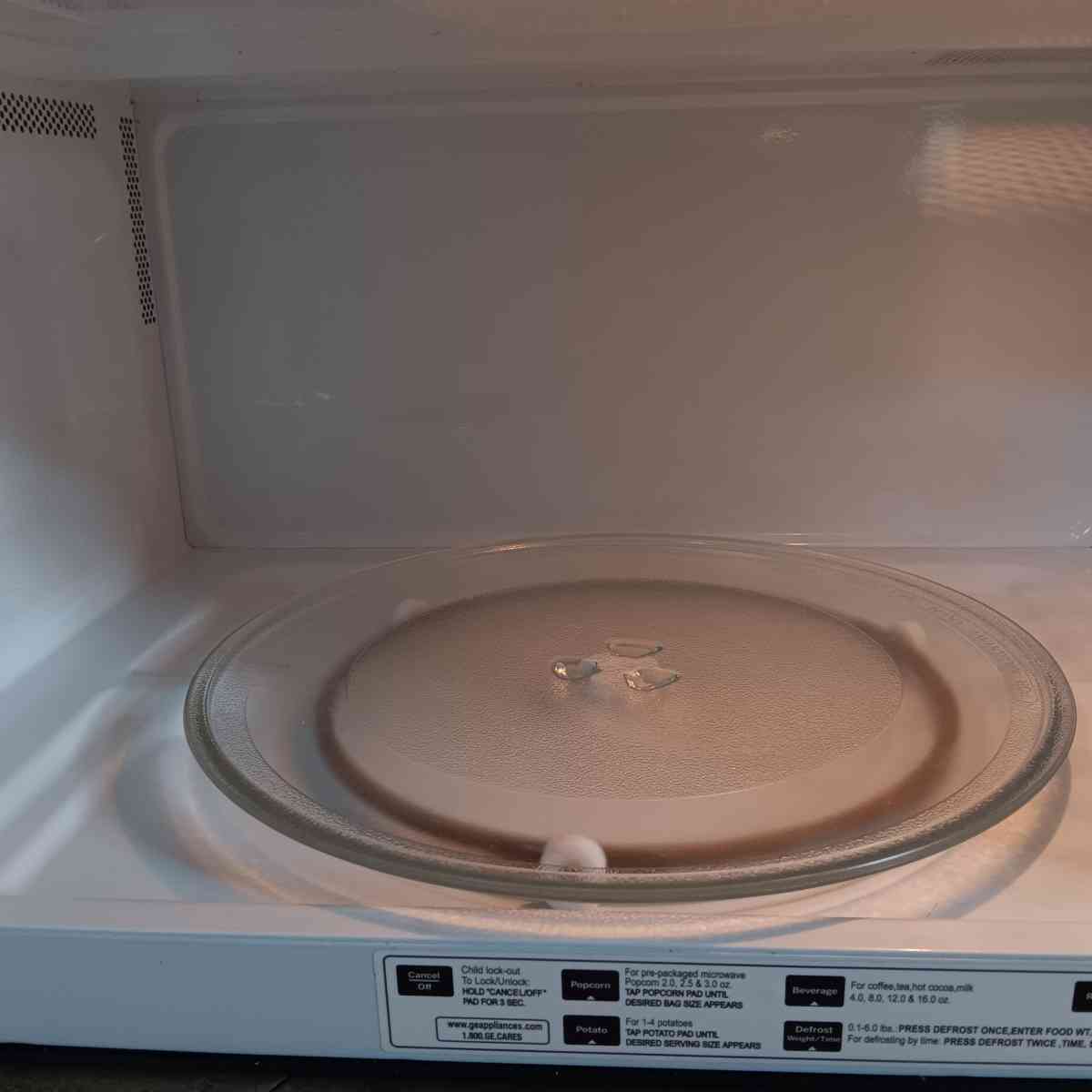 GE MICROWAVE RANGE - Wilmington, Delaware - FleaMarketBay