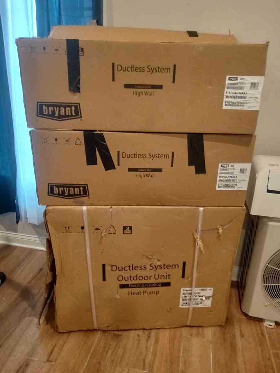 2 mini split outdoor heat pump system and 1 indoor head - London, Ohio - FleaMarketBay