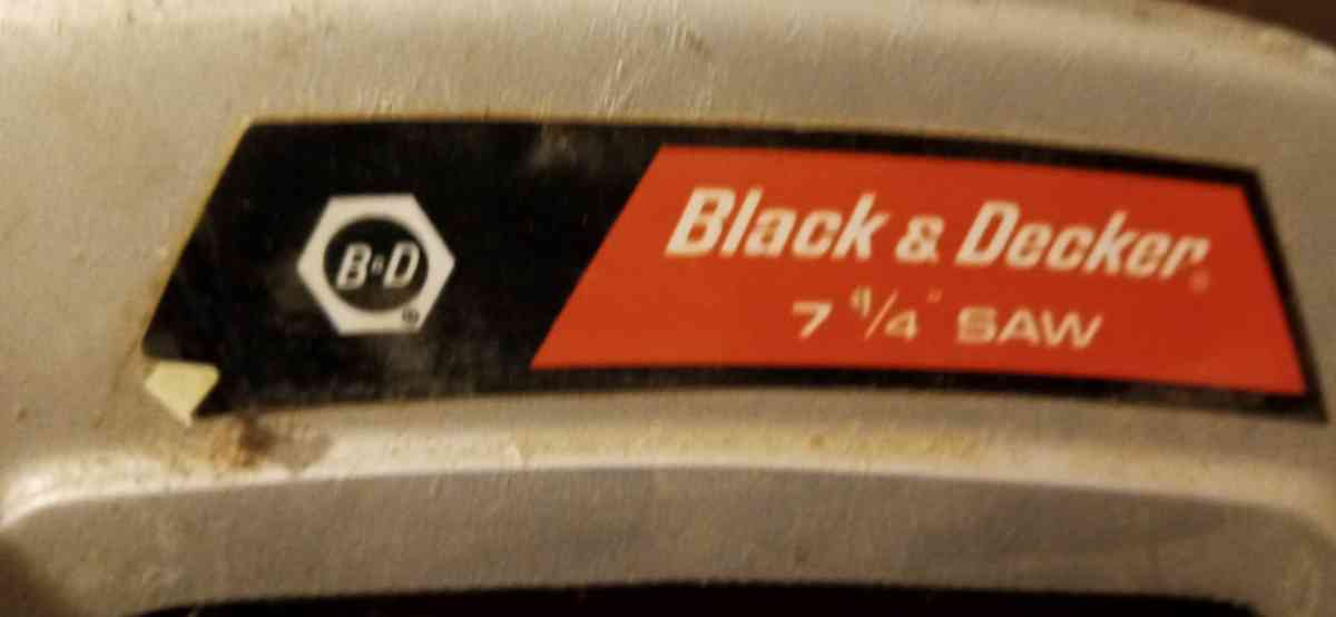 Black and Decker circular saw works good   pick up only - Watertown, New York - FleaMarketBay