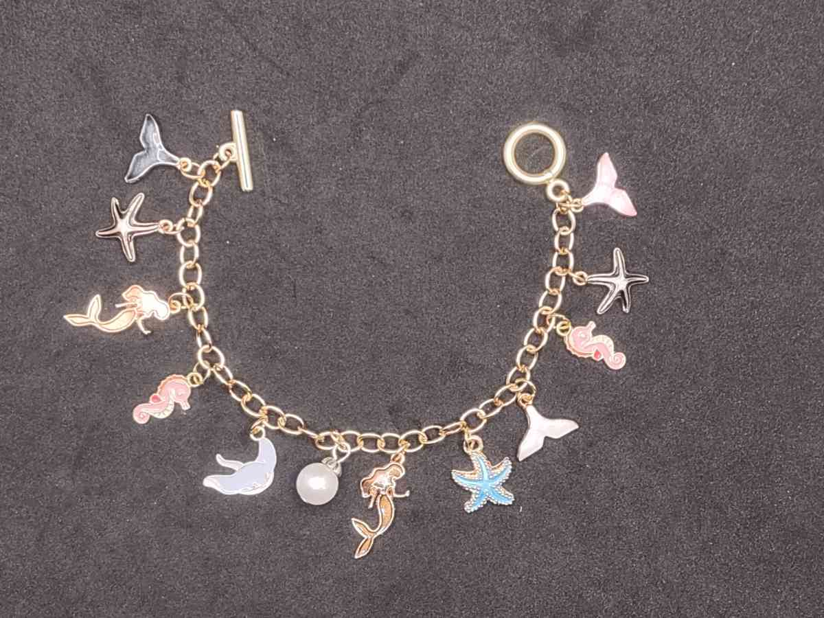 beach ready charm bracelet - Adelanto, California