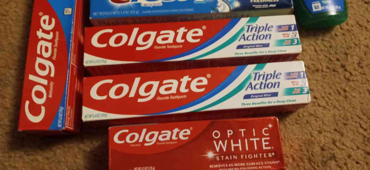 colegate and Crest toothpaste new unopened   pick up only - Watertown, New York - FleaMarketBay