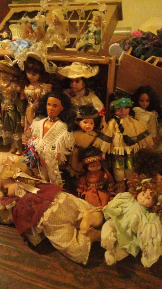 vintage authentic porcelain dolls - Calhoun Falls, South Carolina - FleaMarketBay