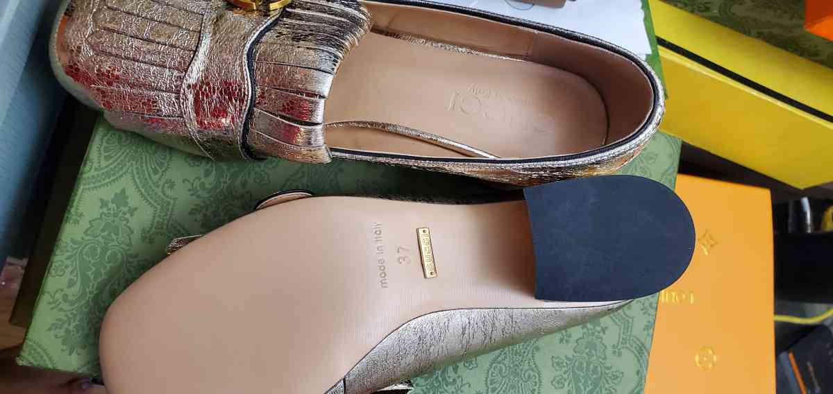 gold GG shoes size 7 - Mission Viejo, California - FleaMarketBay