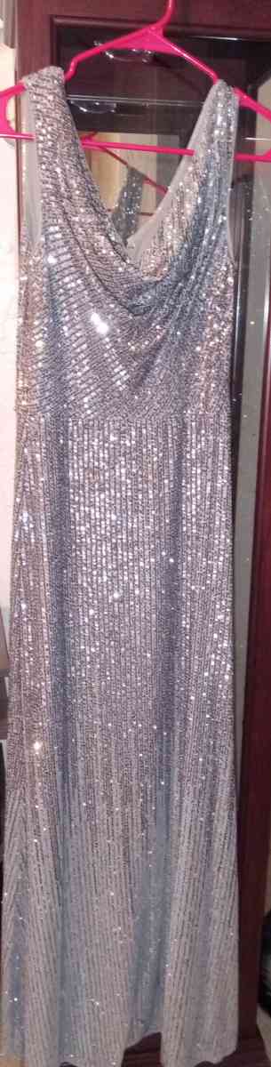 size 8 silver sequence sleeveless floor length ball gown 185 - Saint Petersburg, Florida