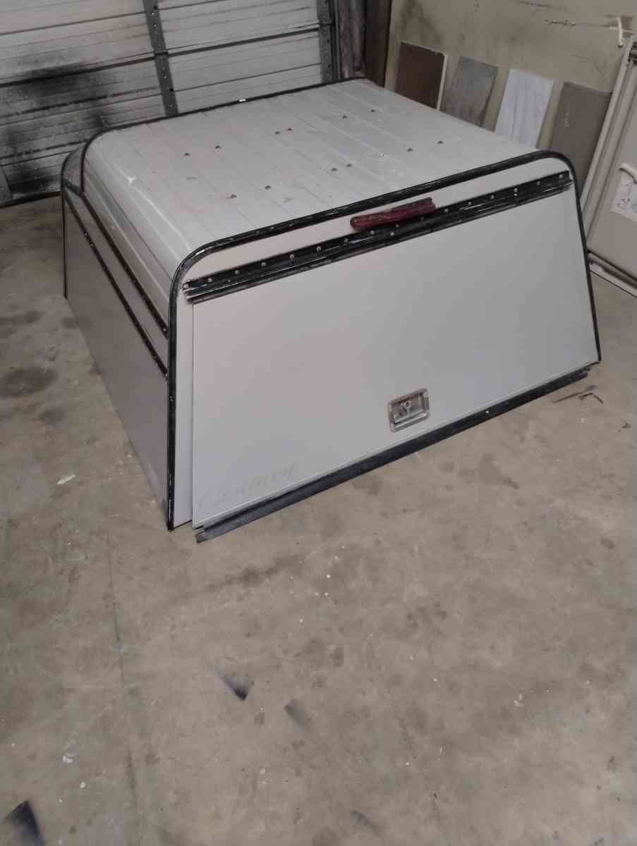 utility camper cap for Chevy colorado or other small pickup - Lubbock, Texas - FleaMarketBay