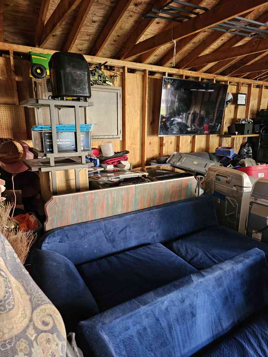 blue sectional - Wayne, Michigan