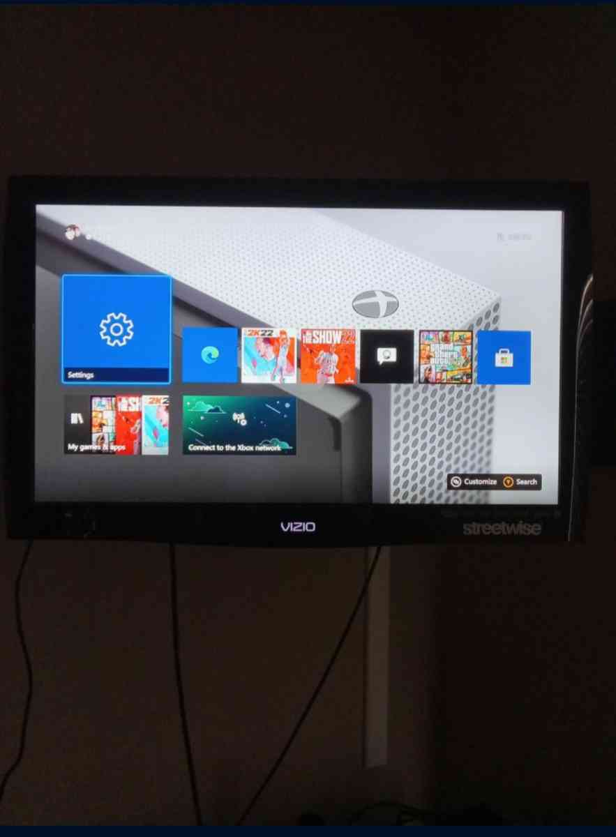 Xbox 1 s - Corona, California - FleaMarketBay